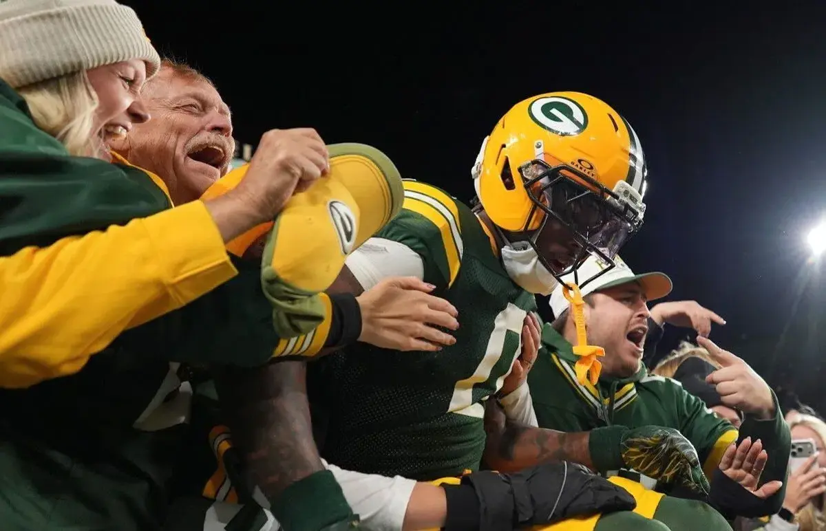 Green Bay Survives Sloppy Performance to Outlast Carolina